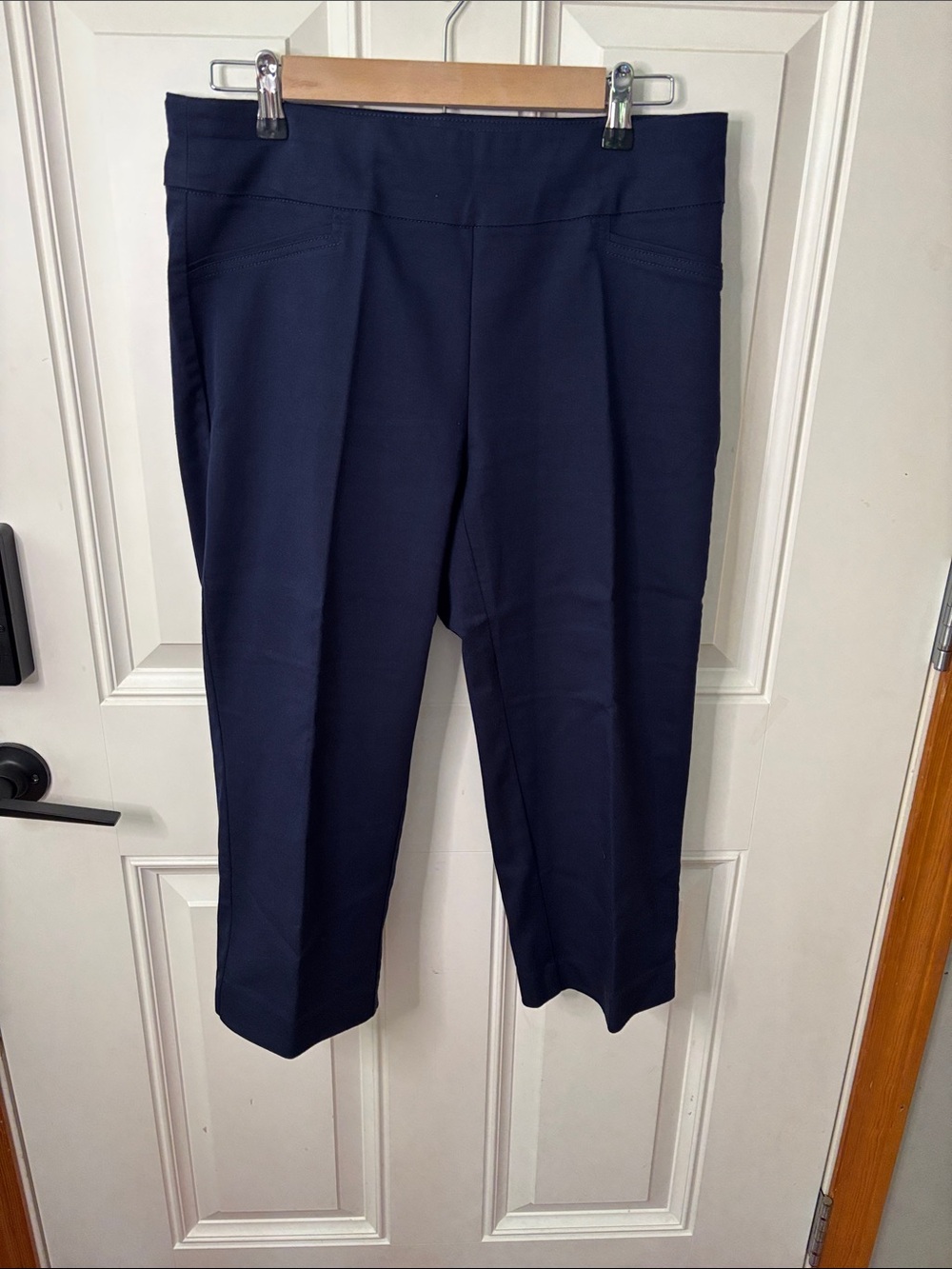 EUC Croft & Barrow Navy Cropped Stretch Pants